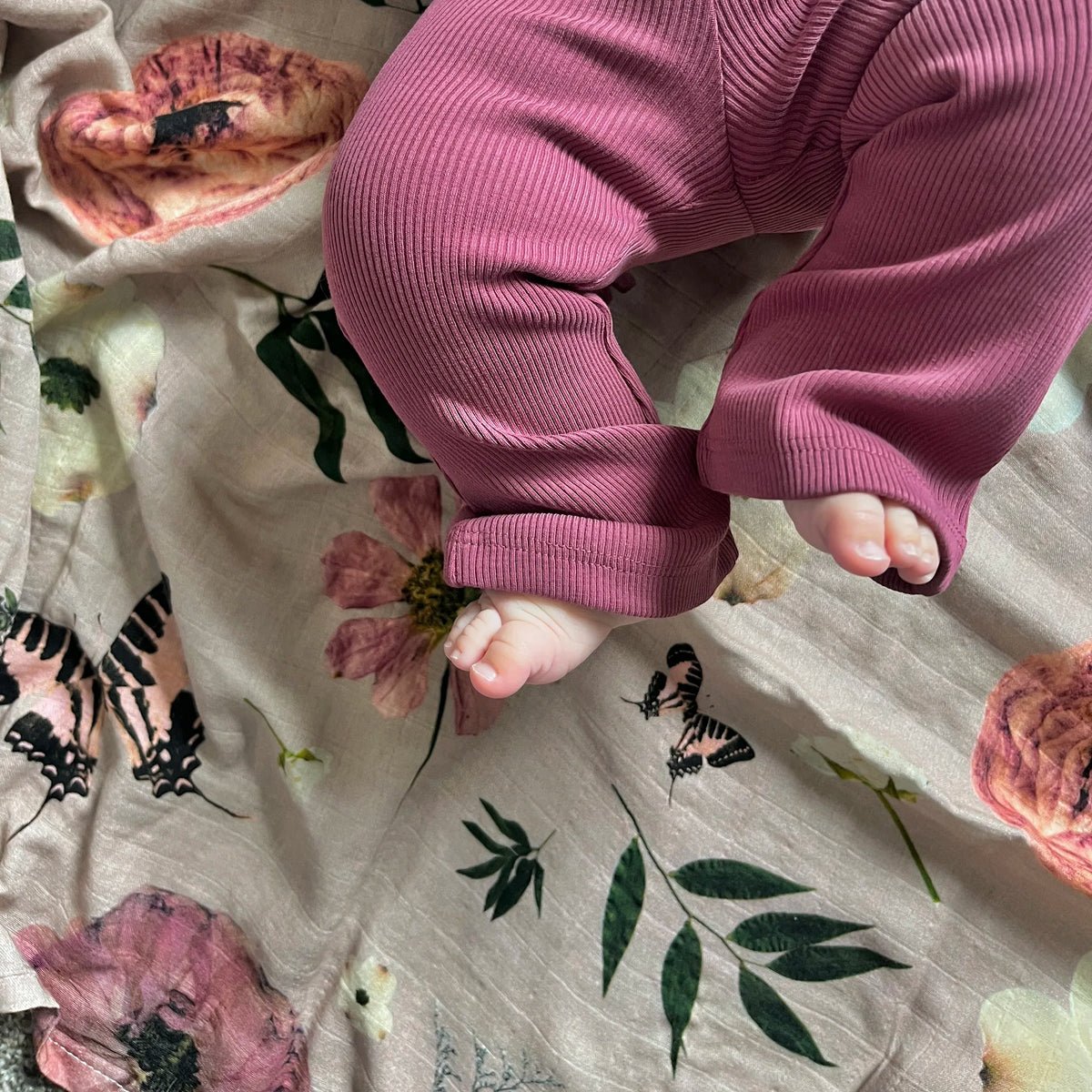 Dusty pink flower swaddle for babies