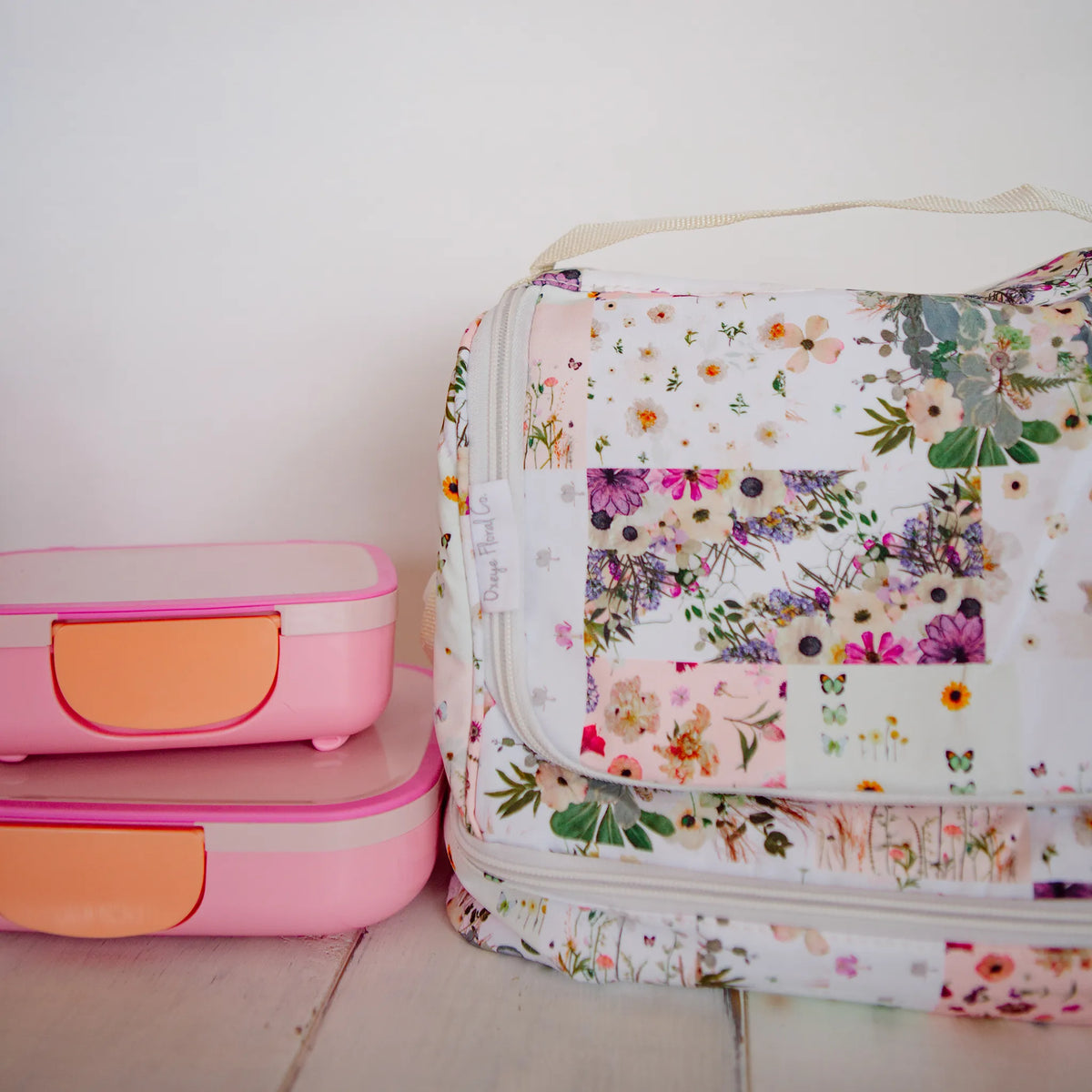 Patchwork floral Verona lunch bag and pink containers